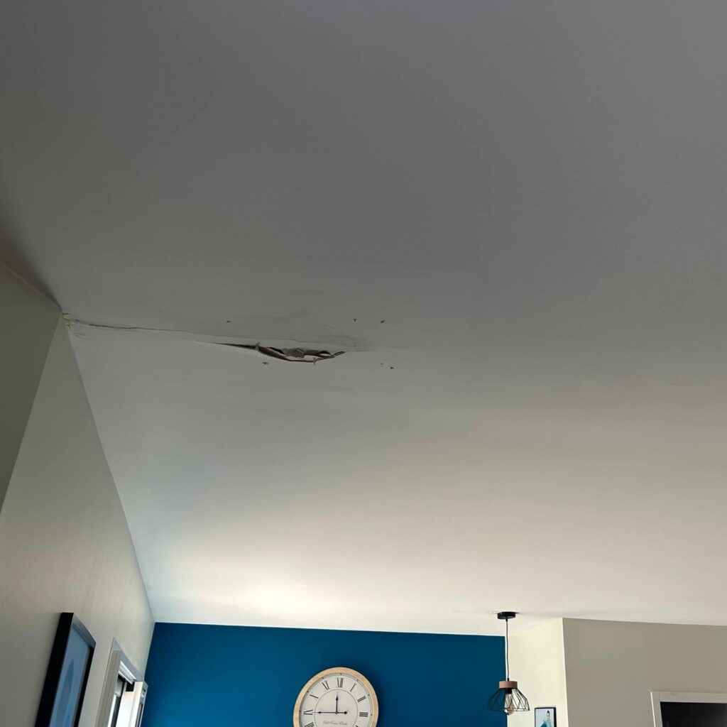 Évaluation du plafond avant une réfection après un dégât des eaux
