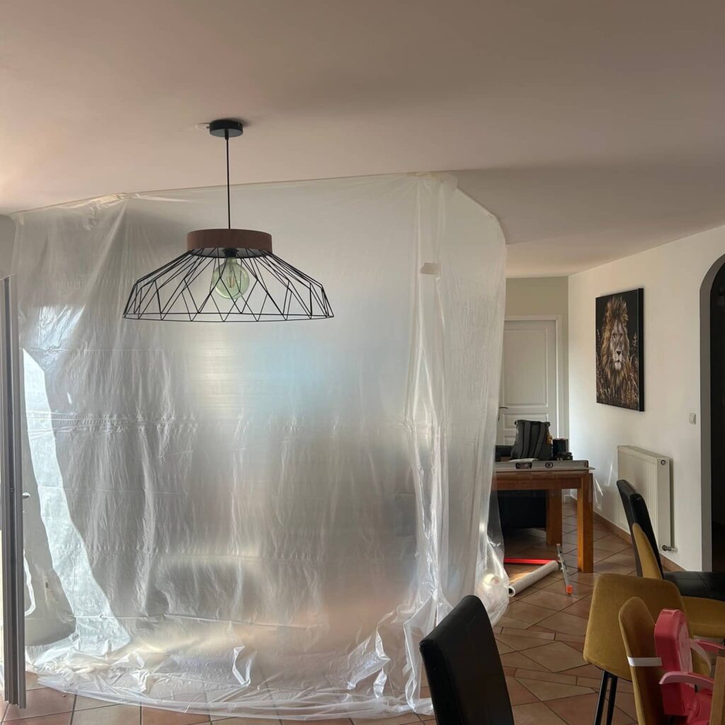 Protection de la pièce avant la réfection du plafond