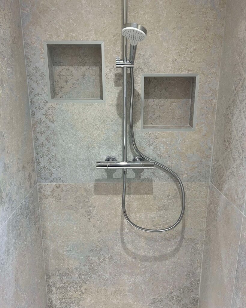 Douche à l'italienne rénovation complète de salle de bain