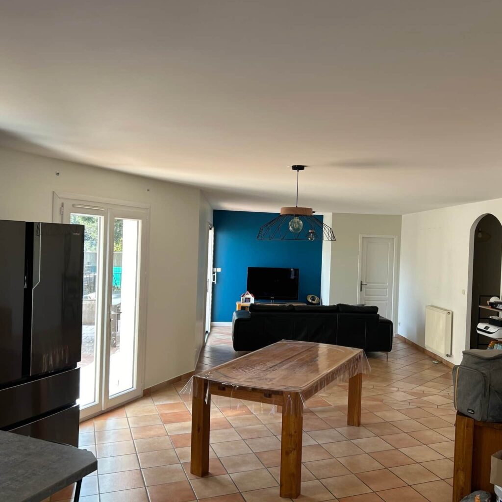 Réfection de plafond après un dégât des eaux réalisée par Drôme Rénovation