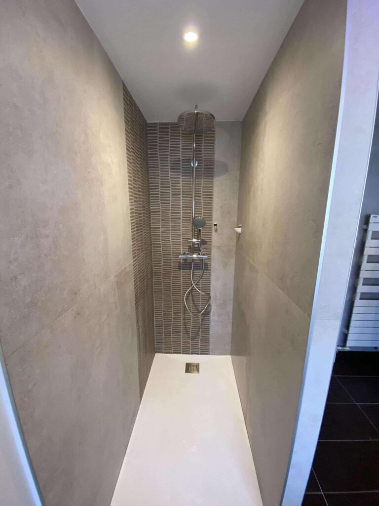 Douche à l'italienne après remplacement de douche à Montélimar